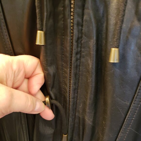 Vintage Danier Leather Hooded Jacket with Thinsulate Thermal Lining in Size S - Picture 3 of 11